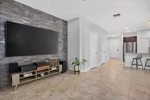 305 NE 47th Pl, Deerfield Beach, FL 33064 - Photo 14