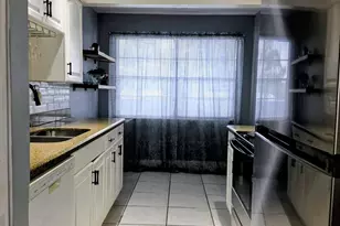 8105 NW 61st St, Tamarac, FL 33321 - Photo 24