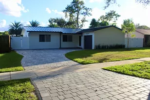 10334 SW 50th St, Cooper City, FL 33328 - Photo 2