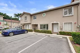 235 Riviera Cir, Weston, FL 33326 - Photo 6