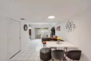 235 Riviera Cir, Weston, FL 33326 - Photo 10