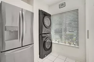235 Riviera Cir, Weston, FL 33326 - Photo 24