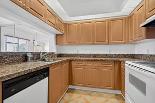 801 SW 141st Ave, Pembroke Pines, FL 33027 - Photo 8