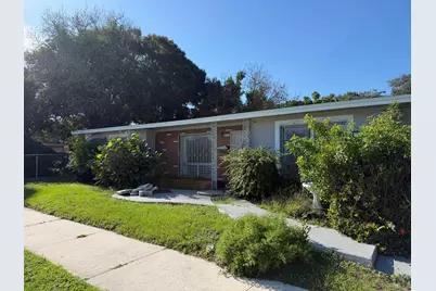 1711 Avenue E, Fort Pierce, FL 34950 - Photo 1