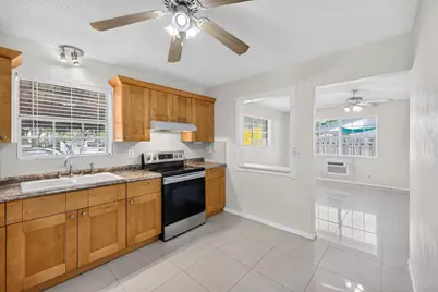 2420 SW 18th Terrace #1, Fort Lauderdale, FL 33315 - Photo 8