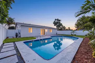 7703 SW 3rd St, North Lauderdale, FL 33068 - Photo 4
