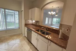 4639 SW 12th Pl, Deerfield Beach, FL 33442 - Photo 4