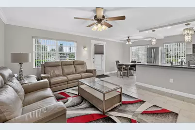 385 Burgundy I, Delray Beach, FL 33484 - Photo 4