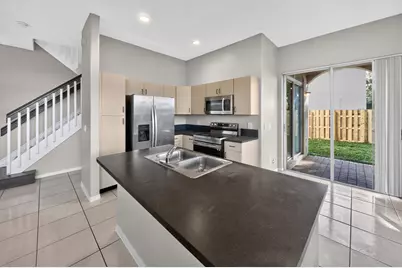 7758 NW 17th Place, Pembroke Pines, FL 33024 - Photo 8