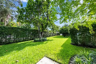 919 Granada Groves Court, Coral Gables, FL 33134 - Photo 18