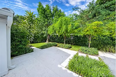 919 Granada Groves Court, Coral Gables, FL 33134 - Photo 16