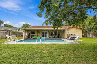 9041 NW 27th Place, Coral Springs, FL 33065 - Photo 46