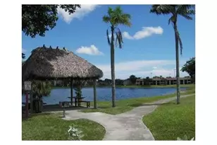 207 Lake Pointe Dr, Oakland Park, FL 33309 - Photo 2