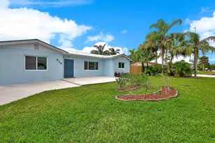 976 SW 37th St, Palm City, FL 34990 - Photo 1