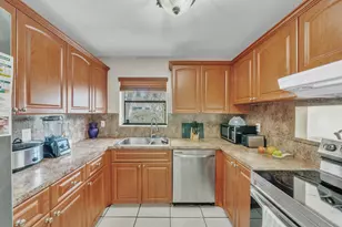 301 N Pine Island Rd, Plantation, FL 33324 - Photo 22