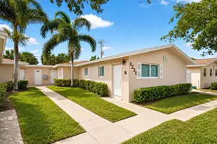 3231 NE 7th Ave, Pompano Beach, FL 33064 - Photo 2