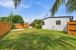 2775 NE 16th Ave, Pompano Beach, FL 33064 - Photo 8