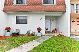 941 W 80th Pl, Hialeah, FL 33014 - Photo 2