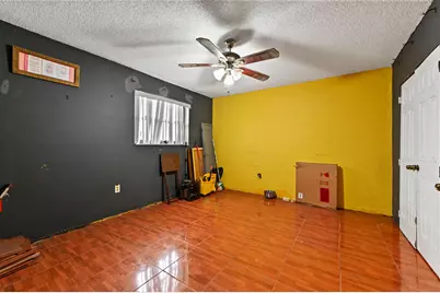 941 W 80th Place, Hialeah, FL 33014 - Photo 22