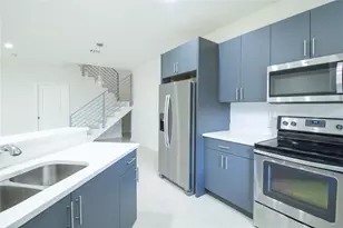 422 SE 16th Street SE, Fort Lauderdale, FL 33316 - Photo 4