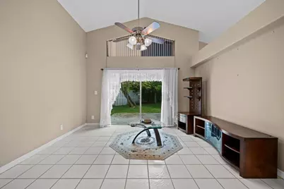 127 Saratoga Boulevard E, Royal Palm Beach, FL 33411 - Photo 12