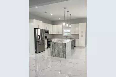 900 SW Versailles Avenue, Port Saint Lucie, FL 34953 - Photo 10