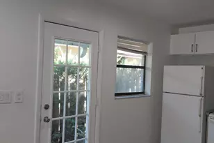 1008 NE 33rd St, Oakland Park, FL 33334 - Photo 6