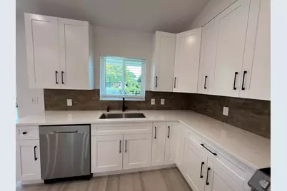 1402 NE 34th Street #A-B, Oakland Park, FL 33334 - Photo 18