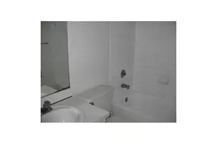 4505 Treehouse Ln, Tamarac, FL 33319 - Photo 4