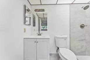 10411 E Clairmont Cir, Tamarac, FL 33321 - Photo 6