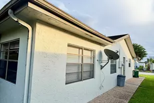 9521 NW 83rd St, Tamarac, FL 33321 - Photo 6