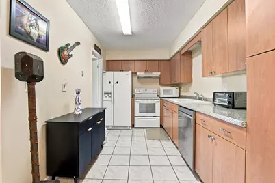 8121 NW 93rd Avenue, Tamarac, FL 33321 - Photo 12