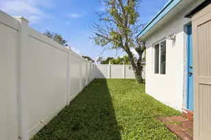8121 NW 93rd Ave, Tamarac, FL 33321 - Photo 22