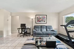 8121 NW 93rd Ave, Tamarac, FL 33321 - Photo 18