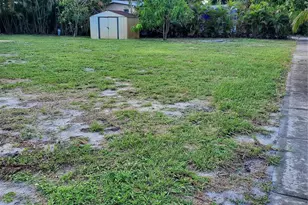 264 NE 45th St, Deerfield Beach, FL 33064 - Photo 18