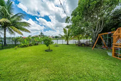 156 Catania Way, Royal Palm Beach, FL 33411 - Photo 32
