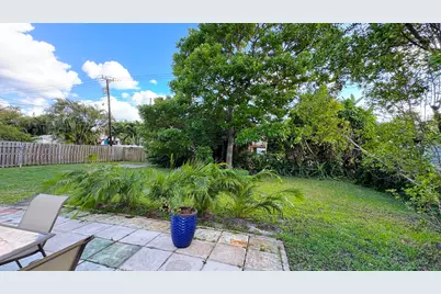213 SW 3rd Place, Dania Beach, FL 33004 - Photo 32