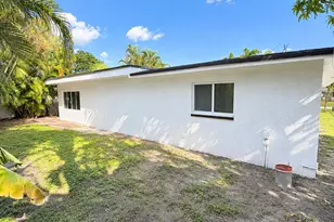 2210 NW 93rd Ave, Pembroke Pines, FL 33024 - Photo 18
