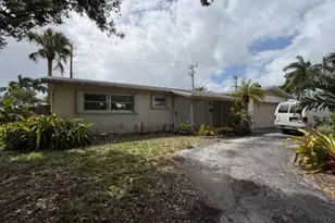 216 SE 10th Ct, Deerfield Beach, FL 33441 - Photo 2