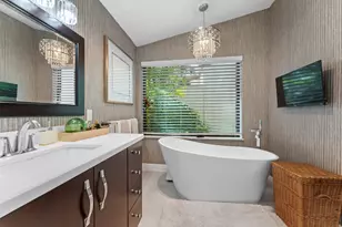 7029 Golf Pointe Cir, Tamarac, FL 33321 - Photo 22