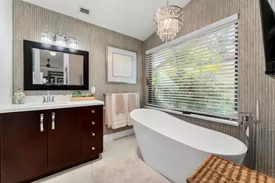 7029 Golf Pointe Circle, Tamarac, FL 33321 - Photo 20