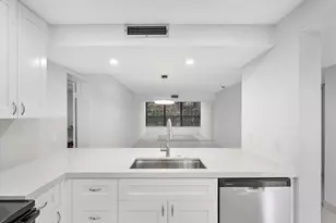 1528 Whitehall Dr, Davie, FL 33324 - Photo 8