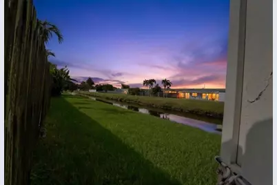 9401 NW 18th Drive, Plantation, FL 33322 - Photo 4