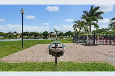 122 Sarona Circle, Royal Palm Beach, FL 33411 - Photo 44