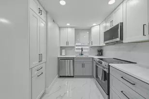 9523 S Hollybrook Lake Dr, Pembroke Pines, FL 33025 - Photo 10