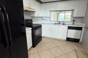 12551 SW 16th Ct, Pembroke Pines, FL 33027 - Photo 2