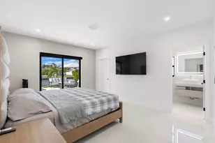 5641 Bayview Dr, Fort Lauderdale, FL 33308 - Photo 6