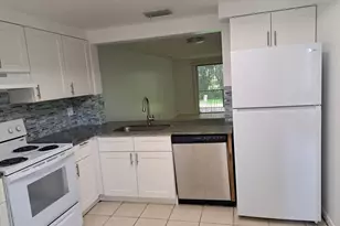 8853 NW 48th St, Sunrise, FL 33351 - Photo 2