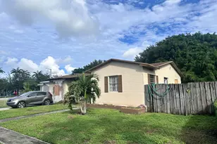 712 NW 9th Ct NW, Hallandale Beach, FL 33009 - Photo 2