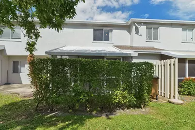 4728 SW 13th Place, Deerfield Beach, FL 33442 - Photo 2